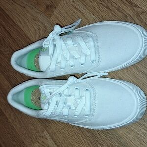 Cariuma Naioca Canvas Sneaker Sz 8